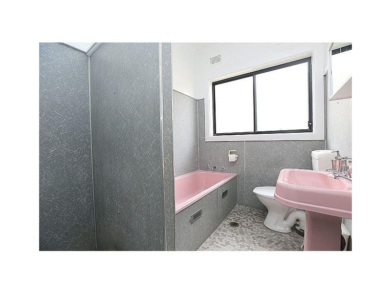 8 Elke Crescent, Chester Hill NSW 2162