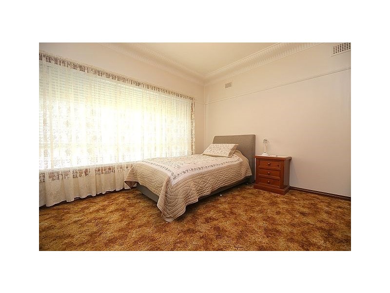 8 Elke Crescent, Chester Hill NSW 2162