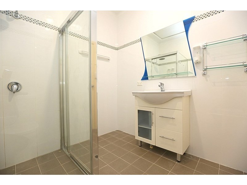 33 Surrey Avenue, Georges Hall NSW 2198