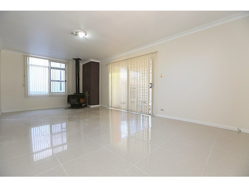 33 Surrey Avenue, Georges Hall NSW 2198