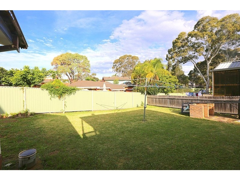 33 Surrey Avenue, Georges Hall NSW 2198