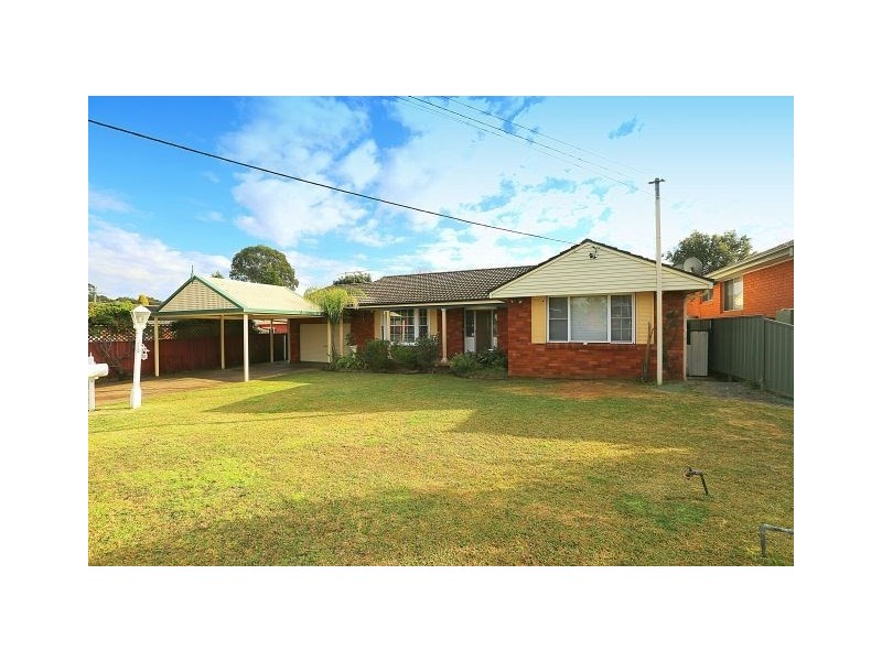 94 Caroline Crescent, Georges Hall NSW 2198