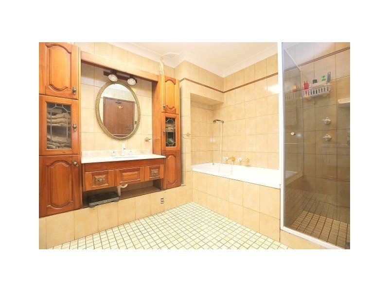 94 Caroline Crescent, Georges Hall NSW 2198