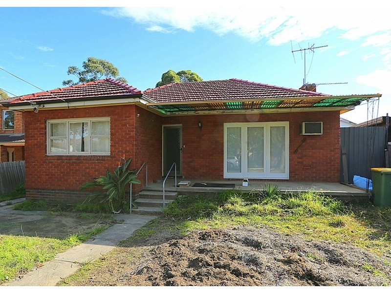 28 Sixth Avenue, Condell Park NSW 2200