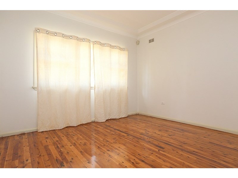 28 Sixth Avenue, Condell Park NSW 2200