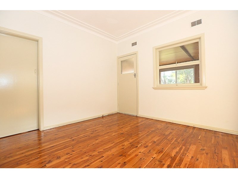 28 Sixth Avenue, Condell Park NSW 2200