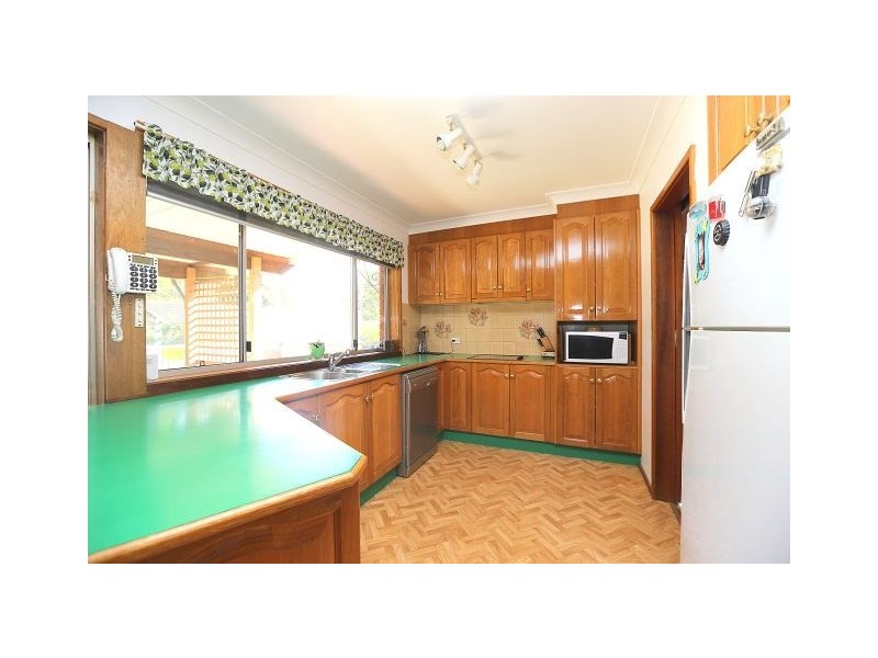 12 Lentara Court, Georges Hall NSW 2198