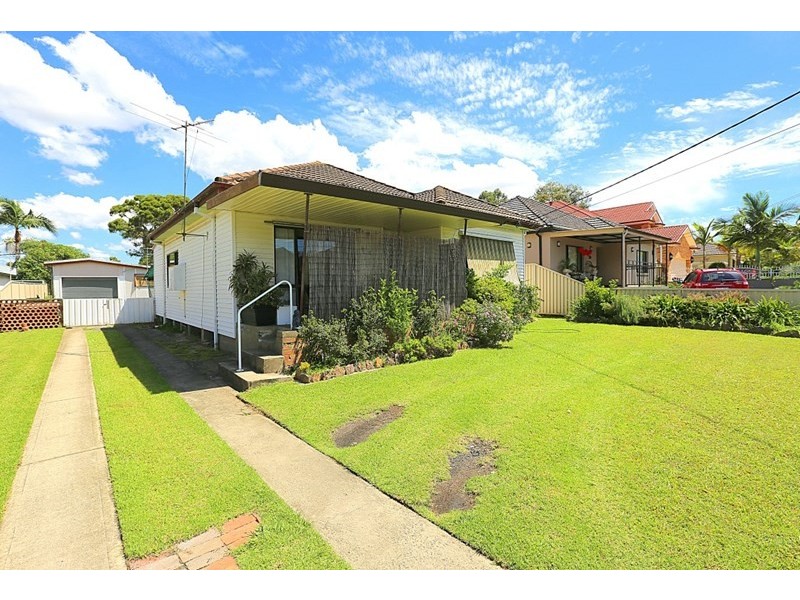 28 Fifth Avenue, Condell Park NSW 2200