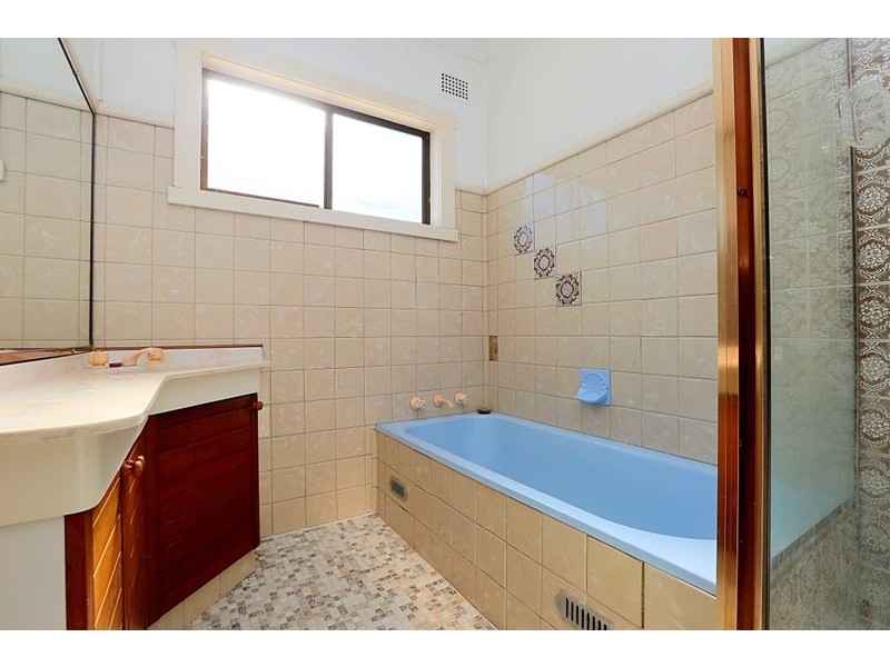 28 Fifth Avenue, Condell Park NSW 2200