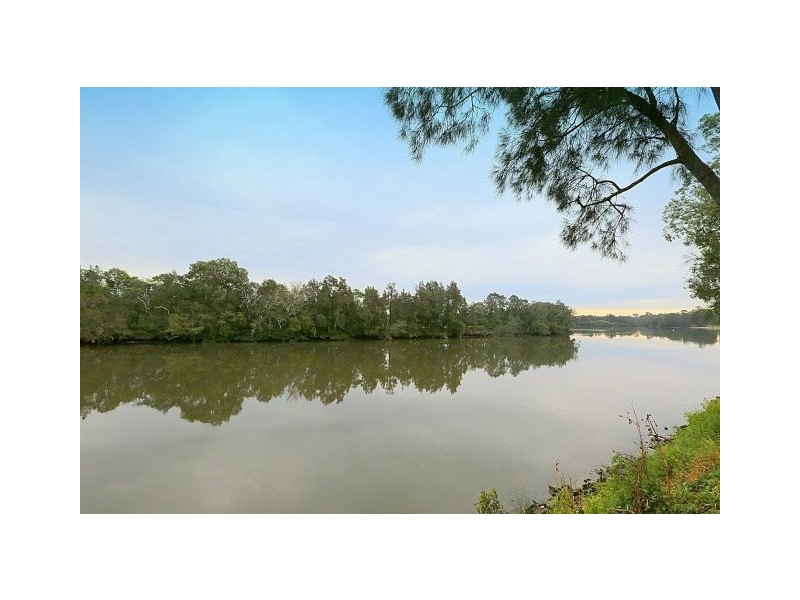 242A Henry Lawson Drive, Georges Hall NSW 2198