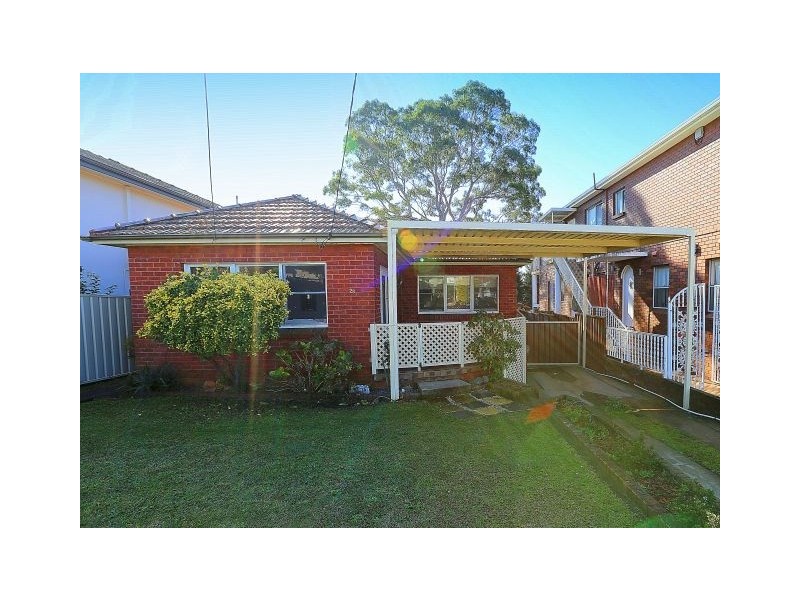 28 Cooeeyana Parade, Mount Lewis NSW 2190