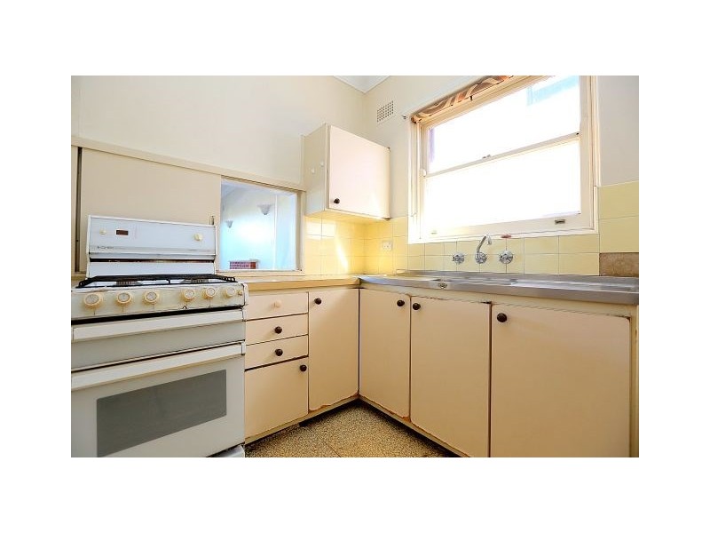 28 Cooeeyana Parade, Mount Lewis NSW 2190