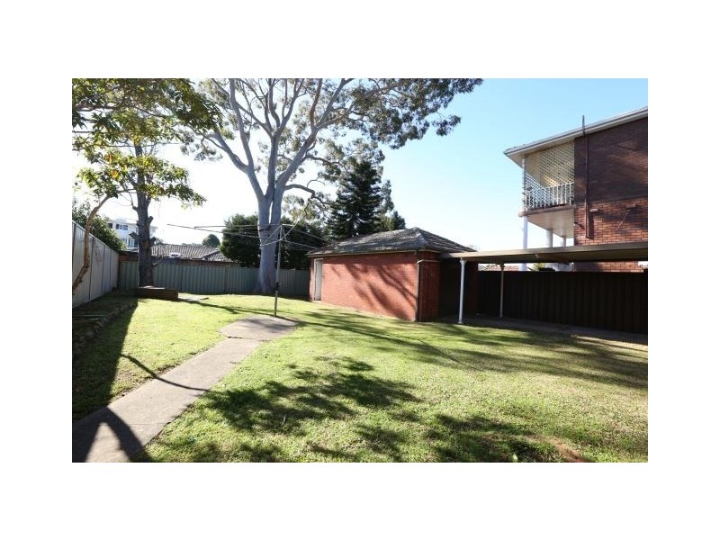 28 Cooeeyana Parade, Mount Lewis NSW 2190