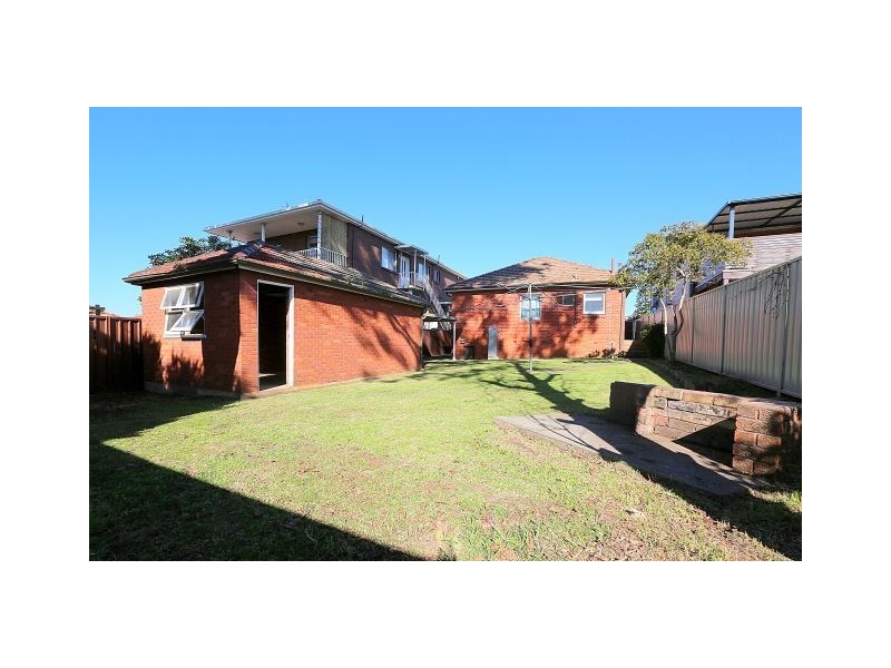 28 Cooeeyana Parade, Mount Lewis NSW 2190