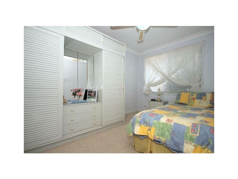 8 Lurnea Avenue, Georges Hall NSW 2198