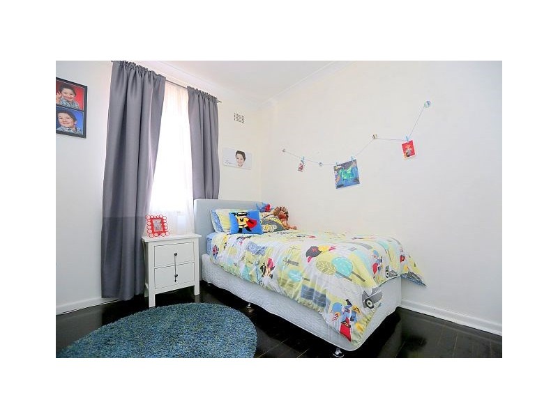 22 Cooeeyana Parade, Mount Lewis NSW 2190