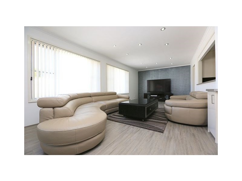 8 Evans Avenue, Moorebank NSW 2170