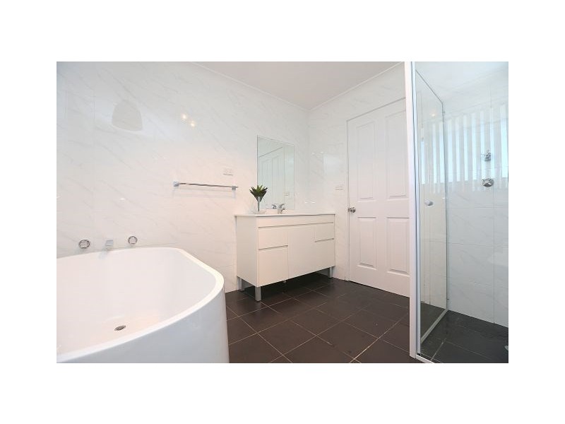 8 Evans Avenue, Moorebank NSW 2170