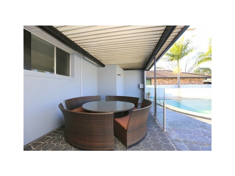 8 Evans Avenue, Moorebank NSW 2170