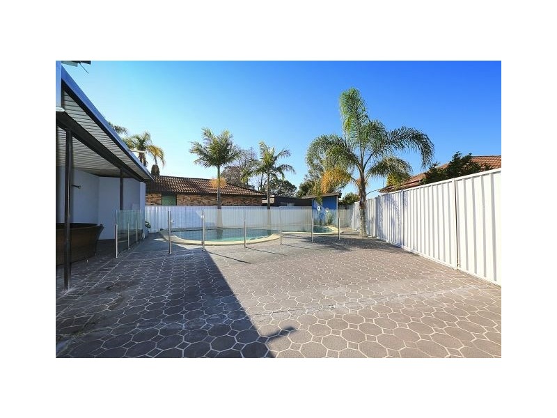 8 Evans Avenue, Moorebank NSW 2170