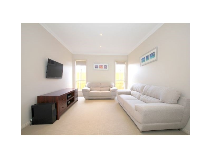 22 Fairway Close, Moorebank NSW 2170