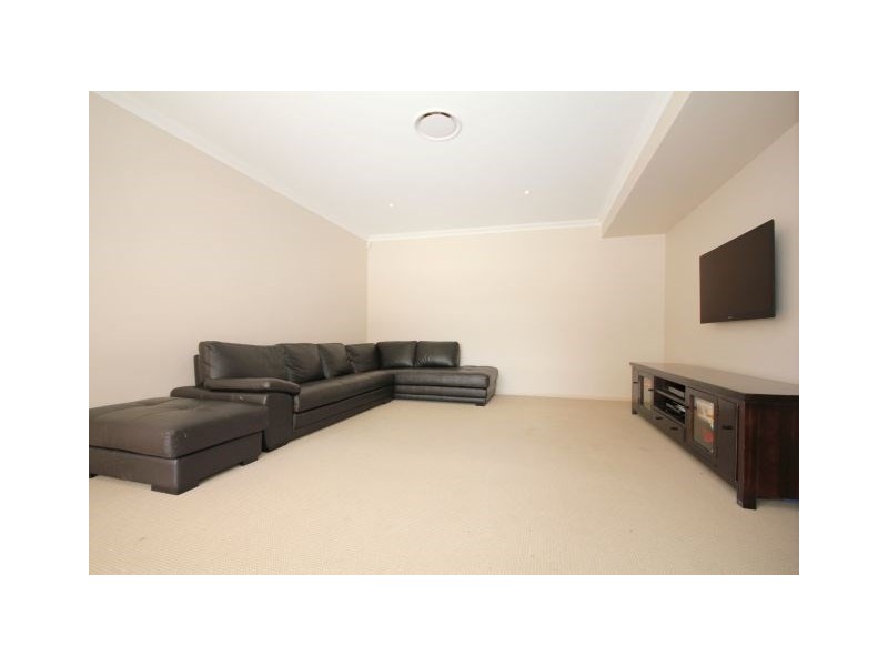 22 Fairway Close, Moorebank NSW 2170