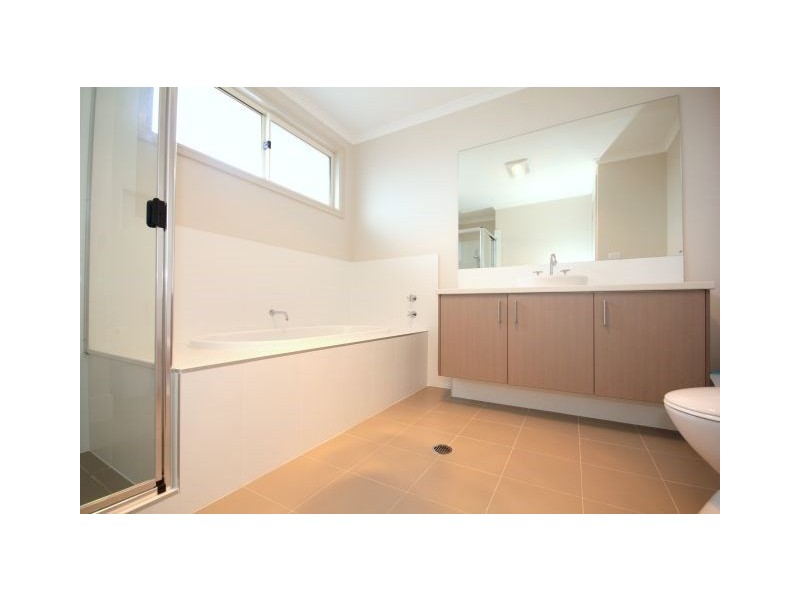 22 Fairway Close, Moorebank NSW 2170