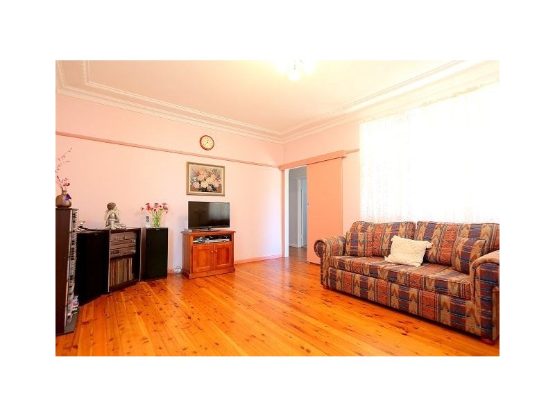 11 McCrossin Avenue, Birrong NSW 2143