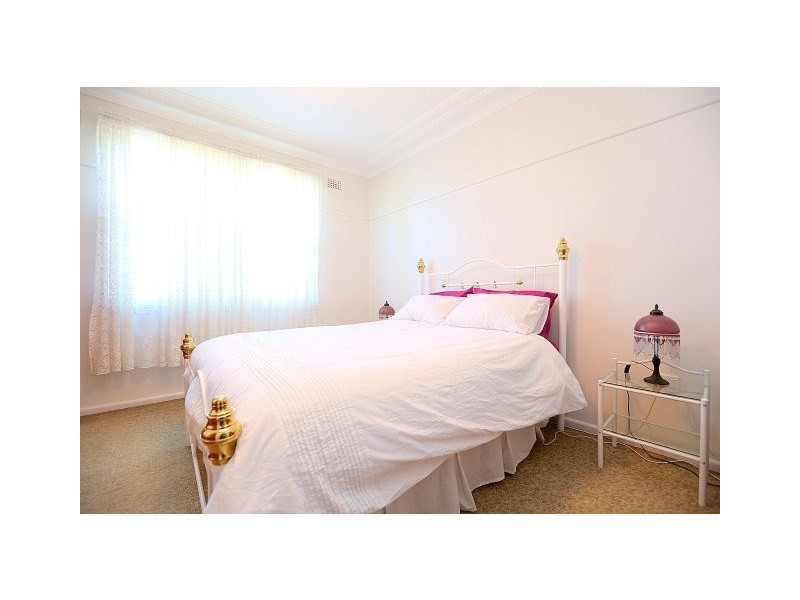 11 McCrossin Avenue, Birrong NSW 2143