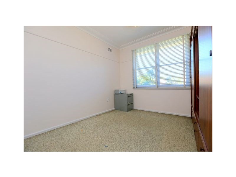 11 McCrossin Avenue, Birrong NSW 2143