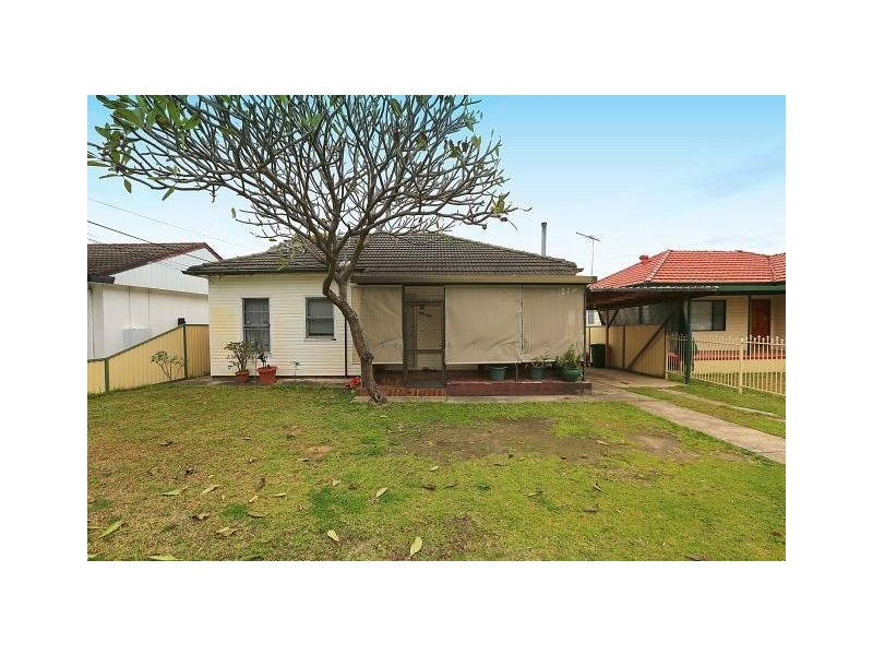 11 Haig Avenue, Georges Hall NSW 2198
