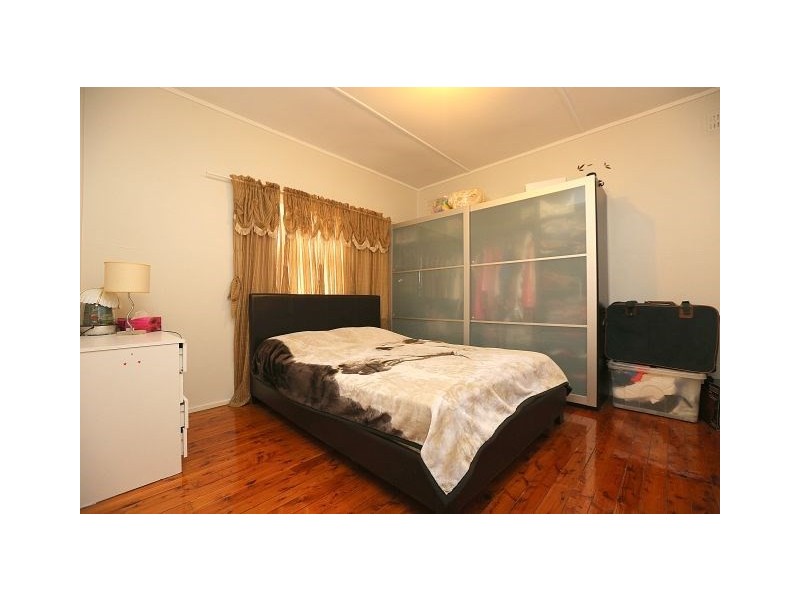 11 Haig Avenue, Georges Hall NSW 2198