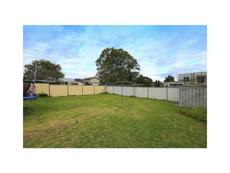 11 Haig Avenue, Georges Hall NSW 2198