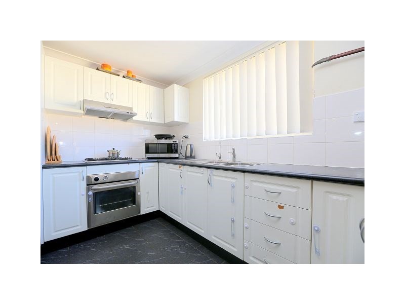 4/100 Cragg Street, Condell Park NSW 2200