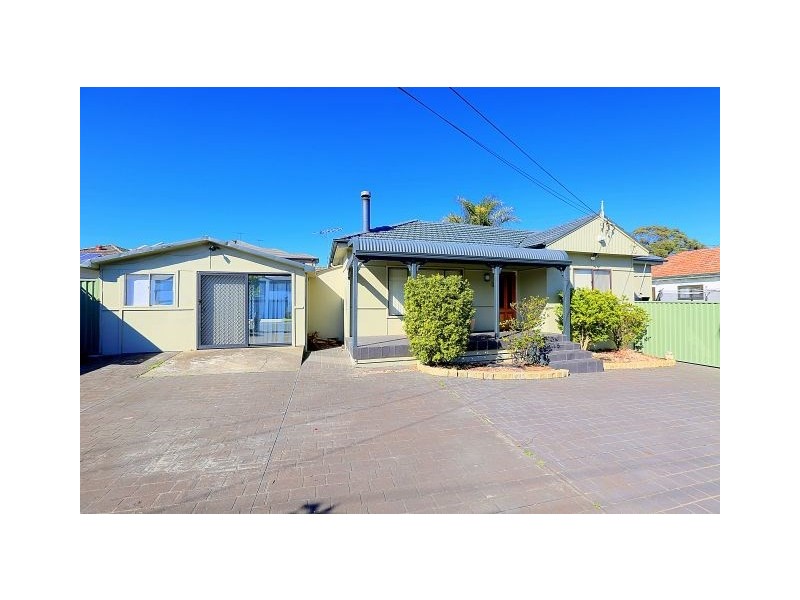 4 Fourth Avenue, Condell Park NSW 2200