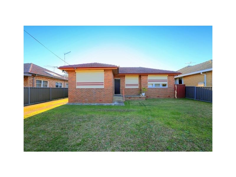 10 Ogmore Court, Bankstown NSW 2200