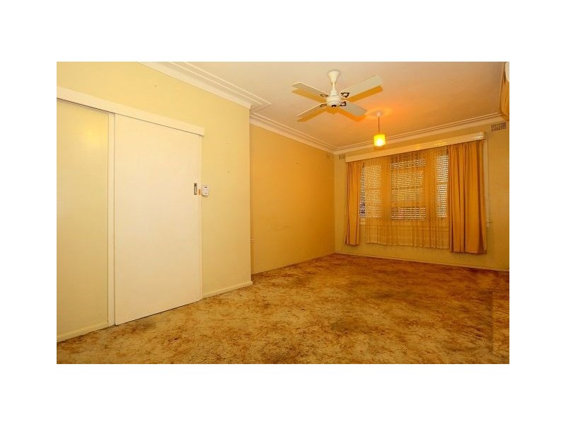 10 Ogmore Court, Bankstown NSW 2200