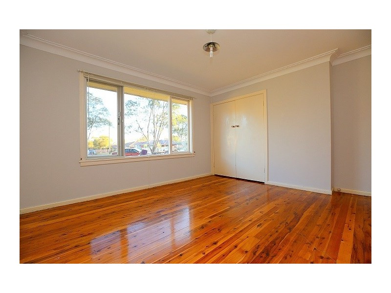 6 Erica Crescent, Georges Hall NSW 2198