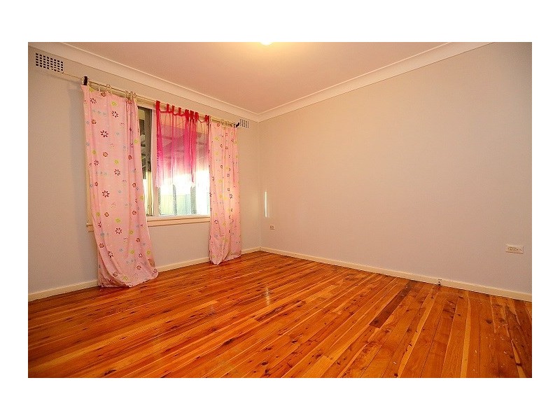 6 Erica Crescent, Georges Hall NSW 2198