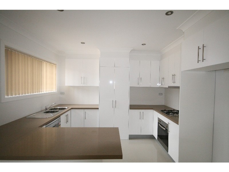 2/74 Napoleon Road, Greenacre NSW 2190