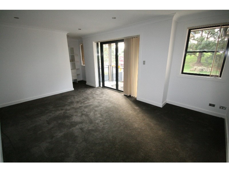 2/74 Napoleon Road, Greenacre NSW 2190