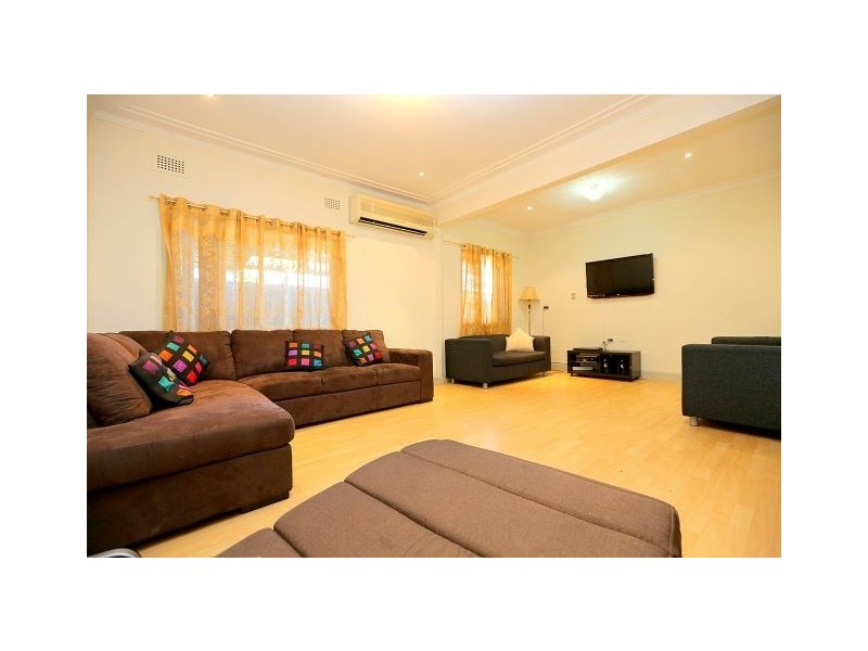 242 Henry Lawson Drive, Georges Hall NSW 2198