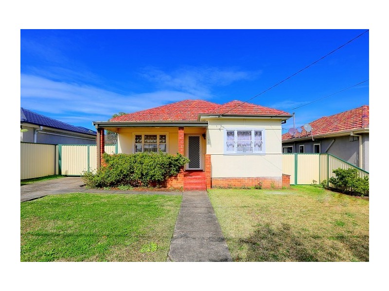 2 Petunia Avenue, Bankstown NSW 2200