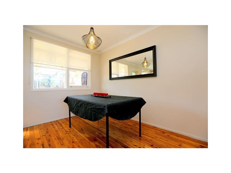 6 Wendy Avenue, Georges Hall NSW 2198