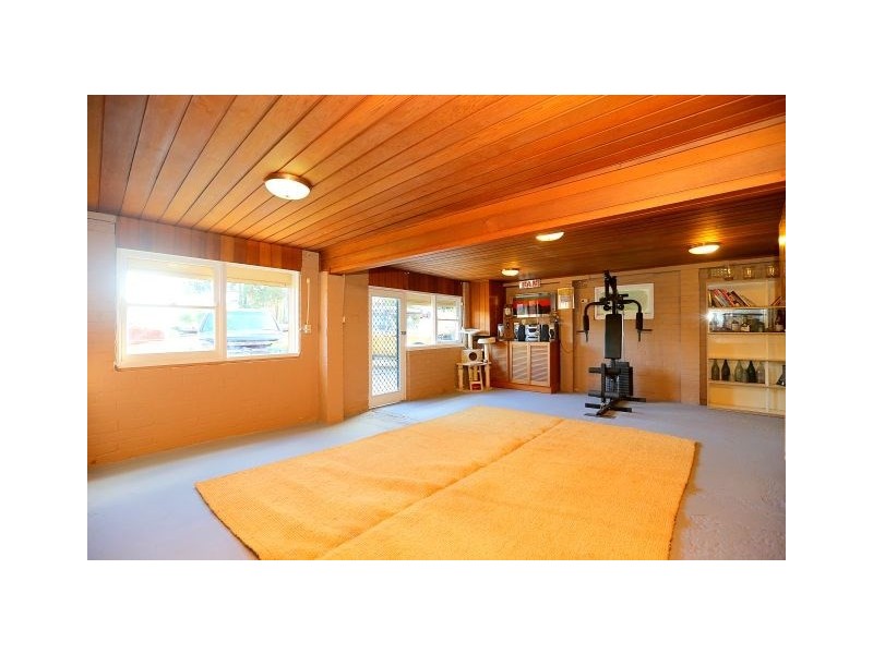 6 Wendy Avenue, Georges Hall NSW 2198