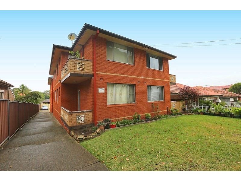 8/4 Campbell, Punchbowl NSW 2196