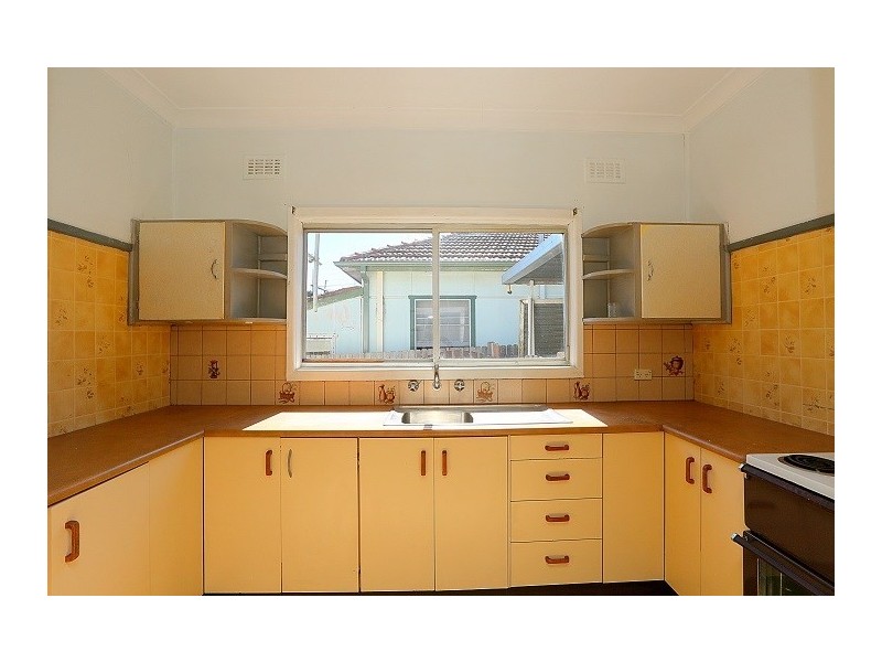 12 Royal Avenue, Birrong NSW 2143
