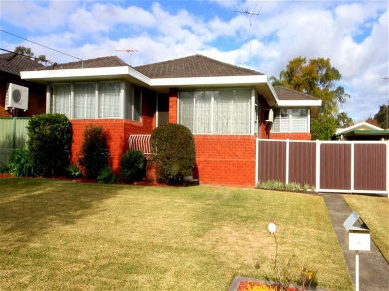 8 Lurnea Avenue, Georges Hall NSW 2198