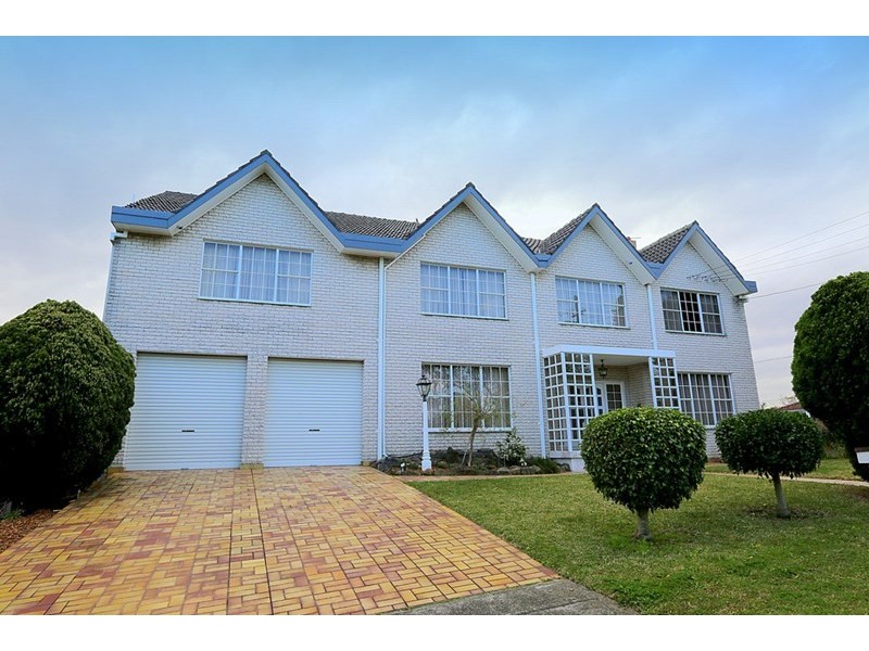 15 Saric Avenue, Georges Hall NSW 2198