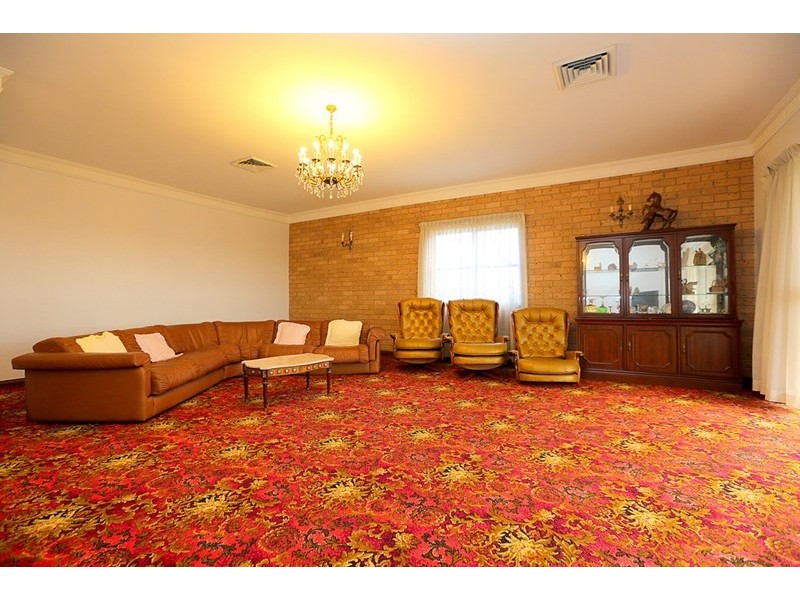 15 Saric Avenue, Georges Hall NSW 2198